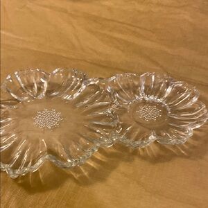 Elegant clear Glass Flower-Shaped Cheese Dish